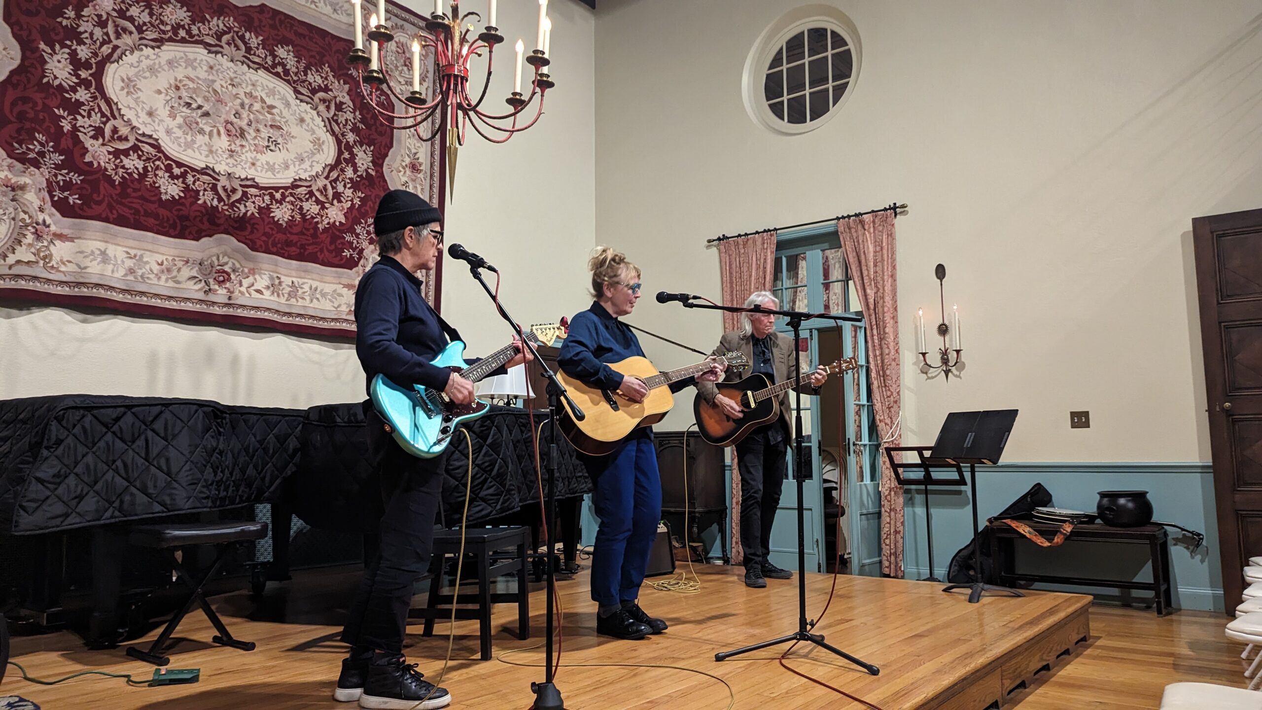 pxl 20231117 015816055